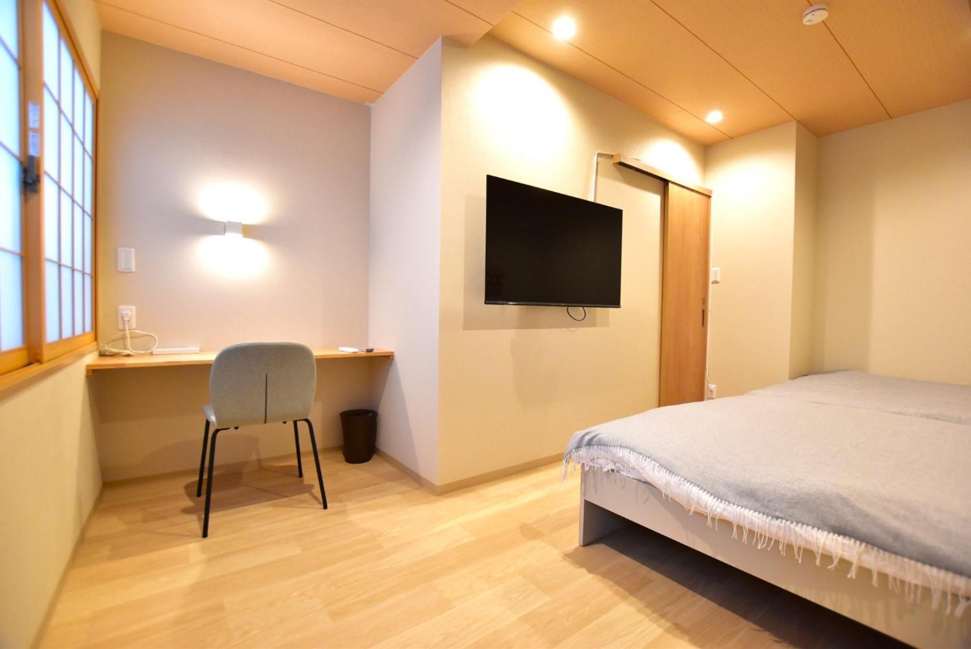 Tamatsukan 玉津館, Kansai Airport 關西空港 57 Mins, Namba 6 Mins, Nihonbashi 4 Mins, Universal Studio 37 Mins, Nara 30 Mins, Walk Jr Tsuruhashi 7 Mins, Early Check In Осака Экстерьер фото